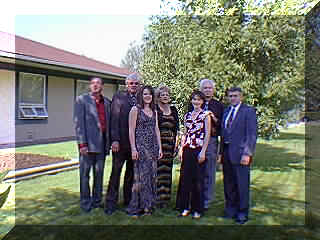 5anddaughters.jpg (25674 bytes)