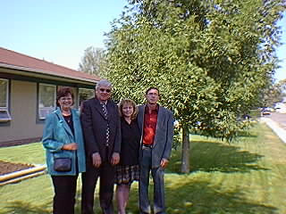 DougDrew.jpg (26252 bytes)